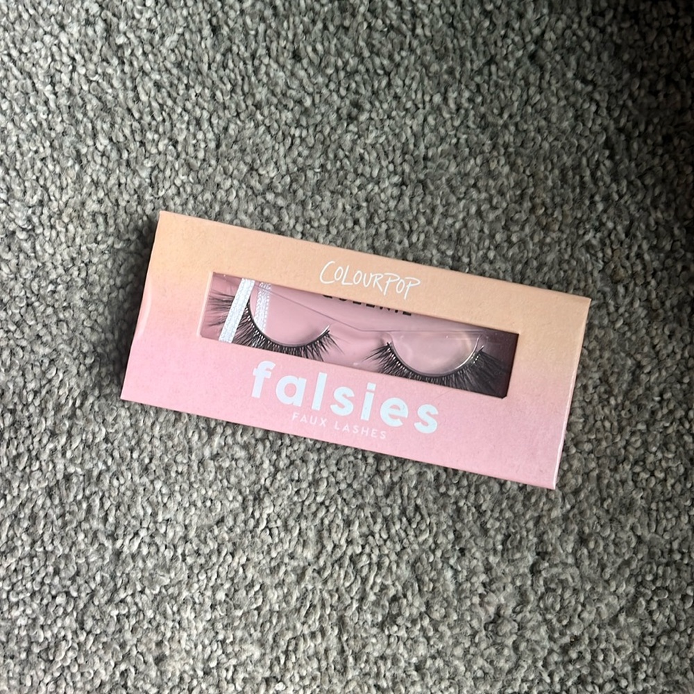 Colourpop Faux Lashes - Queenie
